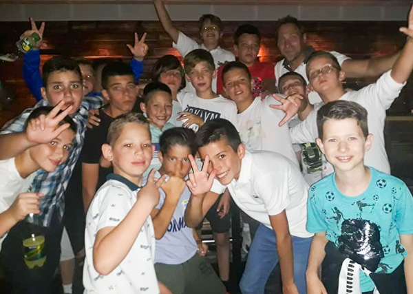 zabava u kampu